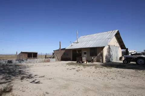 8847 Avenue G12 E, Lancaster, CA 93535 photo 3