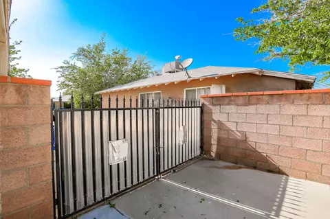 44208 2nd St E, Lancaster, CA 93535 photo 38