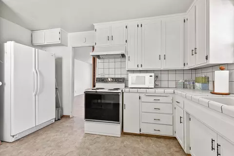 44208 2nd St E, Lancaster, CA 93535 photo 16