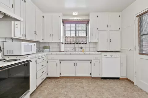44208 2nd St E, Lancaster, CA 93535 photo 15