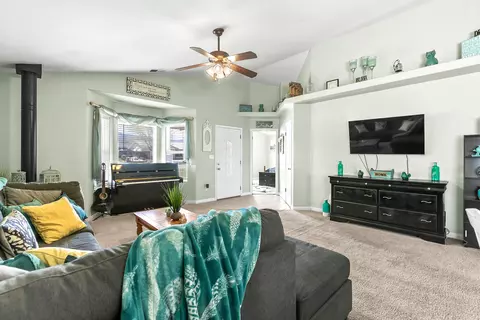20405 Mar Vista Pl, Tehachapi, CA 93561 photo 5