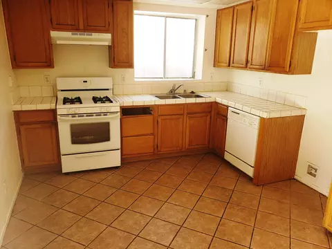 36837 Meadowview Ct, Palmdale, CA 93552 photo 2
