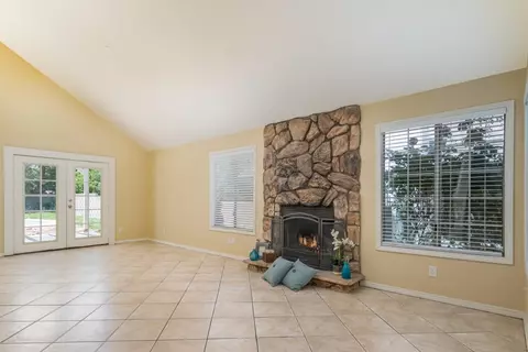 42911 Fenner Ave, Lancaster, CA 93536 photo 8