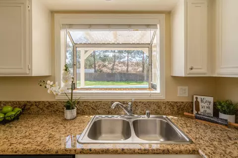 42911 Fenner Ave, Lancaster, CA 93536 photo 17