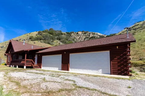 147 Houser Ave E, Lebec, CA 93243 photo 4