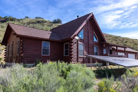 147 Houser Ave E, Lebec, CA 93243 photo 2
