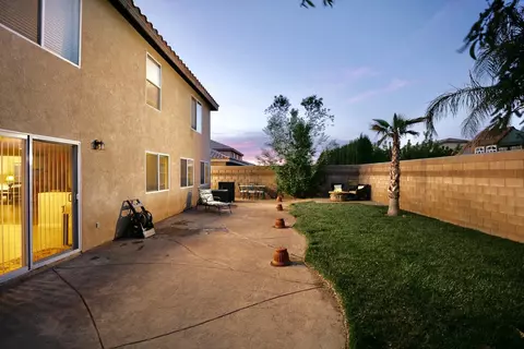 42112 Ash Ct, Quartz Hill, CA 93536 photo 2