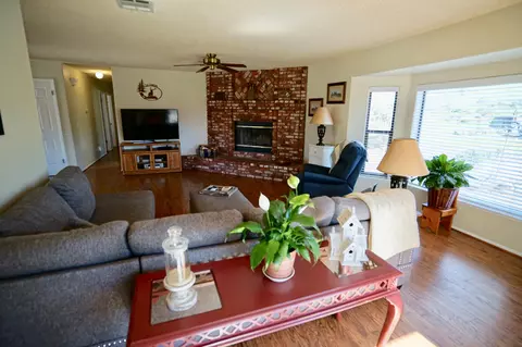 27760 Hialeah Dr, Tehachapi, CA 93561 photo 4