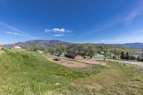 29801 Horsethief Dr, Tehachapi, CA 93561 photo 5