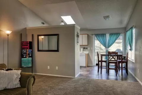 210 Meadowbrook Ct, Tehachapi, CA 93561 photo 3