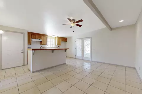 44654 3rd St E, Lancaster, CA 93535 photo 3
