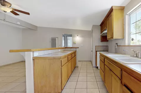 44654 3rd St E, Lancaster, CA 93535 photo 5