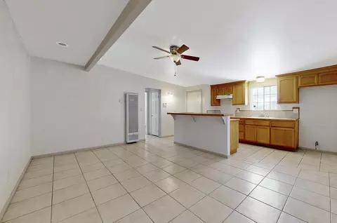 44654 3rd St E, Lancaster, CA 93535 photo 4