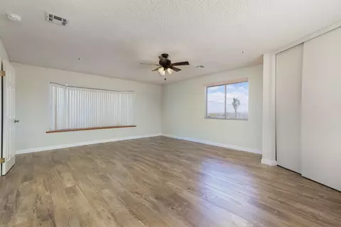 36124 165th St E, Llano, CA 93544 photo 8