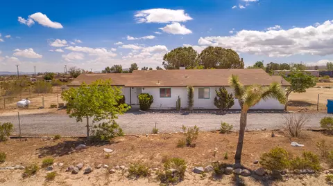 36124 165th St E, Llano, CA 93544 photo 2