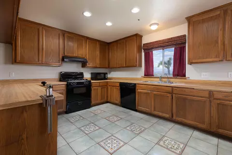36124 165th St E, Llano, CA 93544 photo 5