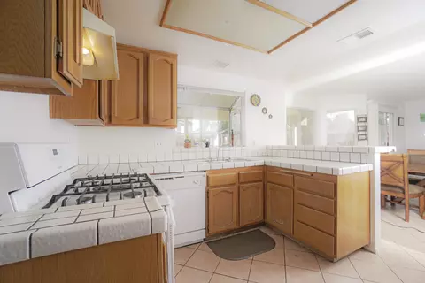 44026 Heath Ct, Lancaster, CA 93535 photo 8