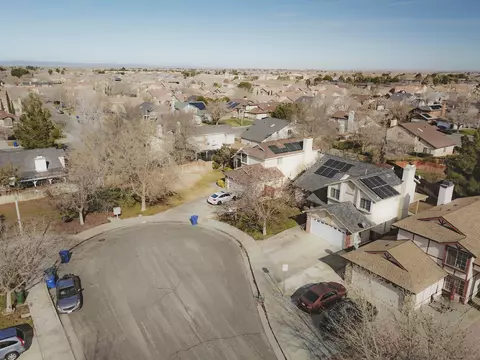 44026 Heath Ct, Lancaster, CA 93535 photo 4