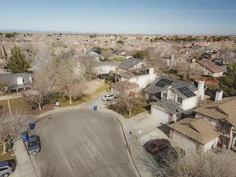 44026 Heath Ct, Lancaster, CA 93535 photo 3