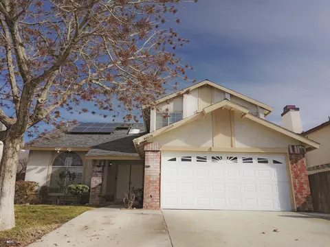 44026 Heath Ct, Lancaster, CA 93535 photo 2