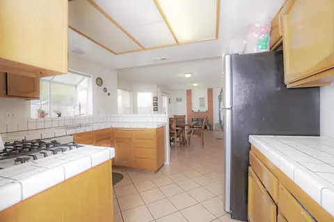 44026 Heath Ct, Lancaster, CA 93535 photo 12