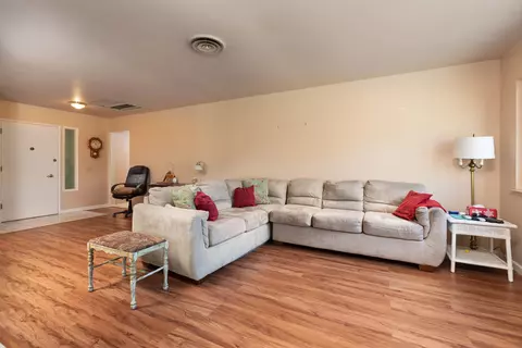 1508 Albret St, Lancaster, CA 93534 photo 9