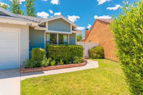 2618 Juniper Dr, Palmdale, CA 93550 photo 2