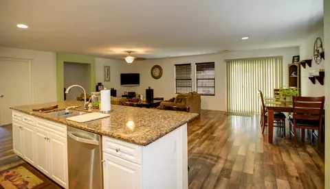 3553 Emerald Ln, Lancaster, CA 93535 photo 6