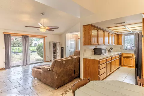 18050 Bold Venture Dr, Tehachapi, CA 93561 photo 13