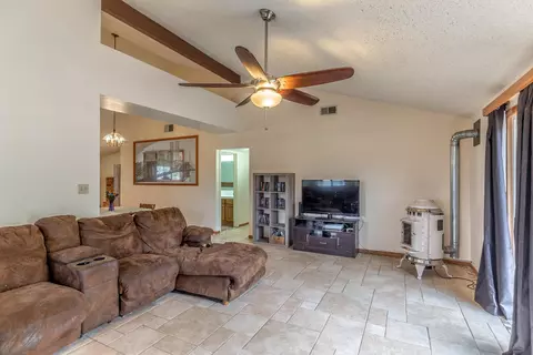 18050 Bold Venture Dr, Tehachapi, CA 93561 photo 8