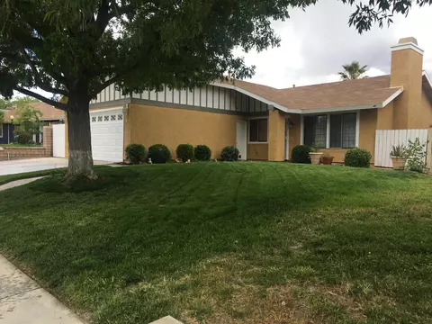 37827 Silk Tree Ln, Palmdale, CA 93550 photo 2