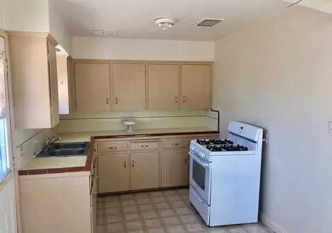 38648 12th St E, Palmdale, CA 93550 photo 4