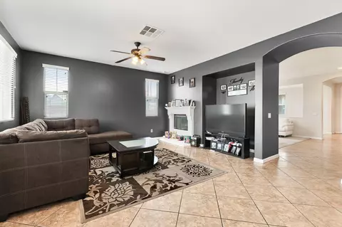 2101 Shellbark Ct, Palmdale, CA 93551 photo 9