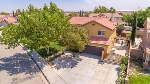 36520 Sinaloa St, Palmdale, CA 93552 photo 3