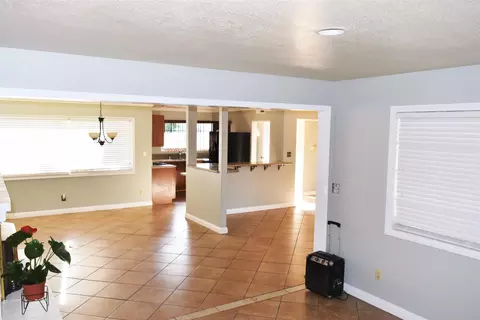 1255 Avenue J2 E, Lancaster, CA 93535 photo 5
