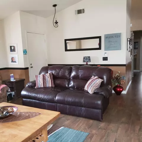 43525 Carpenter Dr, Lancaster, CA 93535 photo 6