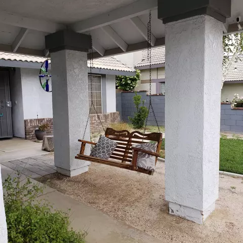 43525 Carpenter Dr, Lancaster, CA 93535 photo 2