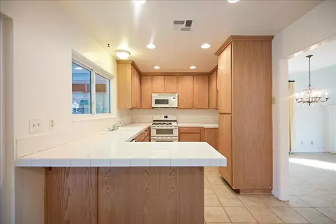 43070 Larwood St, Lancaster, CA 93536 photo 7