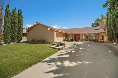 43070 Larwood St, Lancaster, CA 93536 photo 1