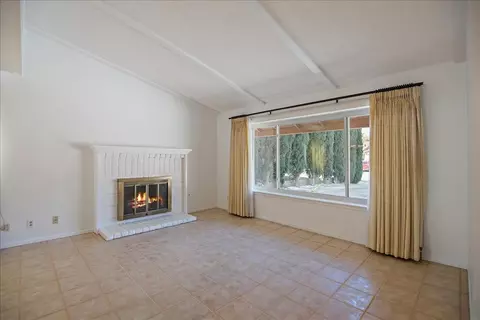 43070 Larwood St, Lancaster, CA 93536 photo 4