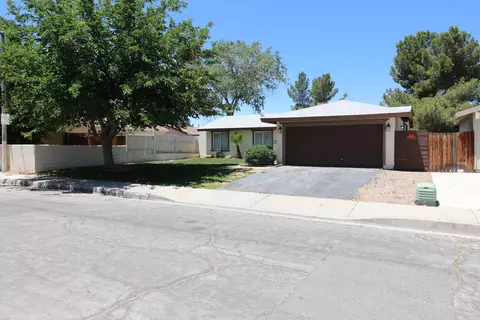 43055 Alep St, Lancaster, CA 93536 photo 2