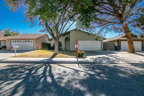 44511 Sancroft Ave, Lancaster, CA 93535 photo 3