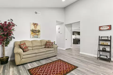 44511 Sancroft Ave, Lancaster, CA 93535 photo 12