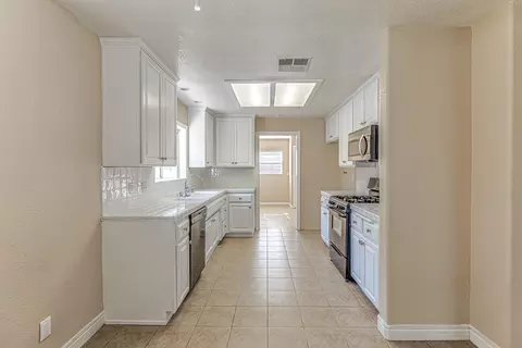 45028 Kingtree Ave, Lancaster, CA 93534 photo 6