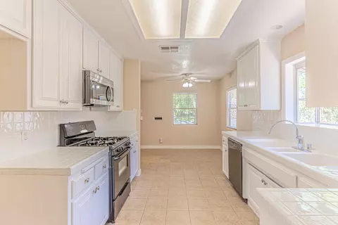 45028 Kingtree Ave, Lancaster, CA 93534 photo 8