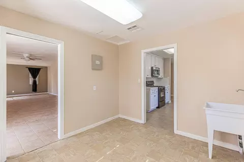 45028 Kingtree Ave, Lancaster, CA 93534 photo 17