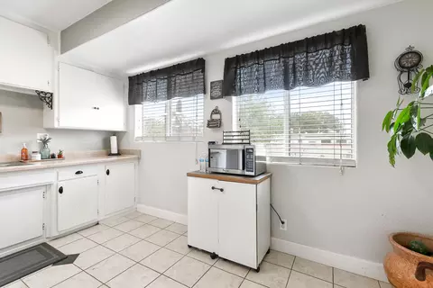 1327 Jackman St W, Lancaster, CA 93534 photo 12