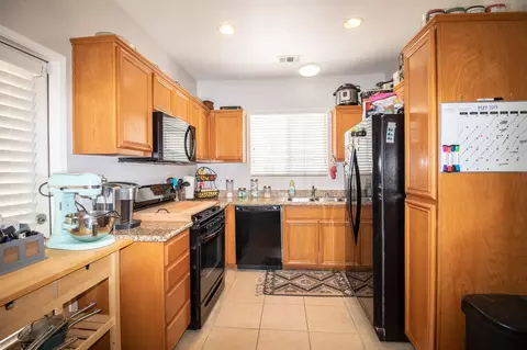 829 Green St S, Tehachapi, CA 93561 photo 5