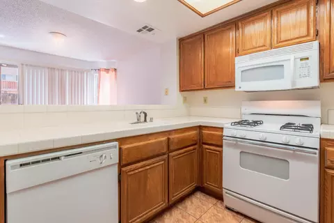 656 Beverly Ct, Lancaster, CA 93535 photo 20