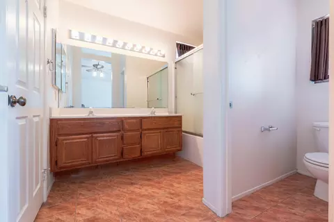 656 Beverly Ct, Lancaster, CA 93535 photo 8